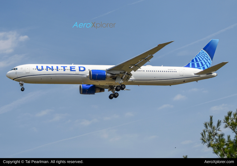 N69063 United Airlines Boeing 767 400ER by Tal Pearlman AeroXplorer - Travel News, Insights & Resources.