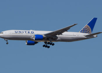 N781UA United Airlines Boeing 777 200ER by Jacob Pachter AeroXplorer - Travel News, Insights & Resources.