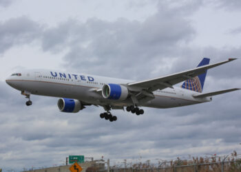 N797UA United Airlines Boeing 777 200ER by Rowen B AeroXplorer - Travel News, Insights & Resources.