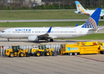 N87507 United Airlines Boeing 737 800 by Mitchell Roetting AeroXplorer - Travel News, Insights & Resources.