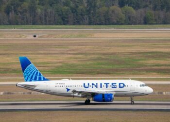 Over a Dozen Airports See Protests as United Airlines CEO - Travel News, Insights & Resources.