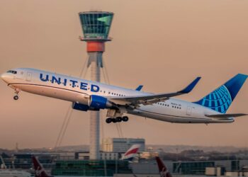 United Airlines 767 To Newark Returns to London Battery Failure - Travel News, Insights & Resources.