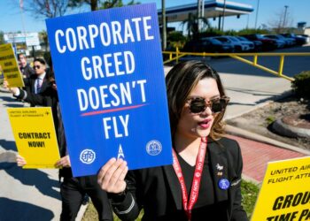 United Airlines flight attendants picketed at over a dozen airports - Travel News, Insights & Resources.