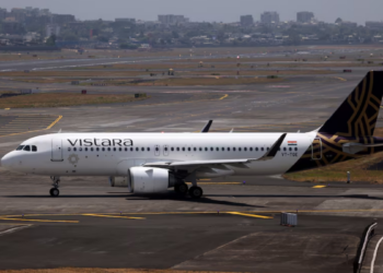 Vistara officials hold talks with pilots amid flight cancellations assure - Travel News, Insights & Resources.