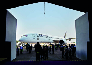 Vistara reduces flight capacity by 10 amid crew shortages - Travel News, Insights & Resources.