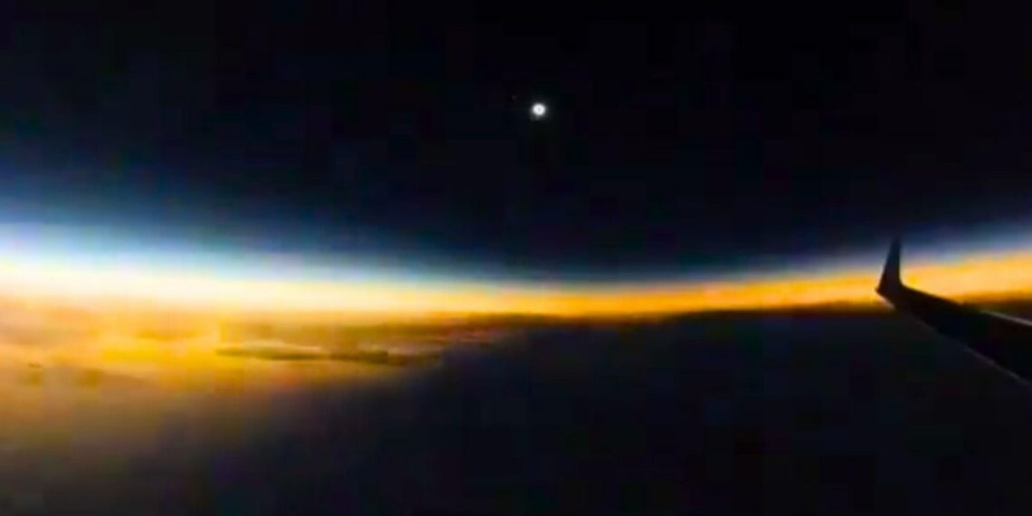 Watch Passengers witness total solar eclipse from 50000 feet up - Travel News, Insights & Resources.