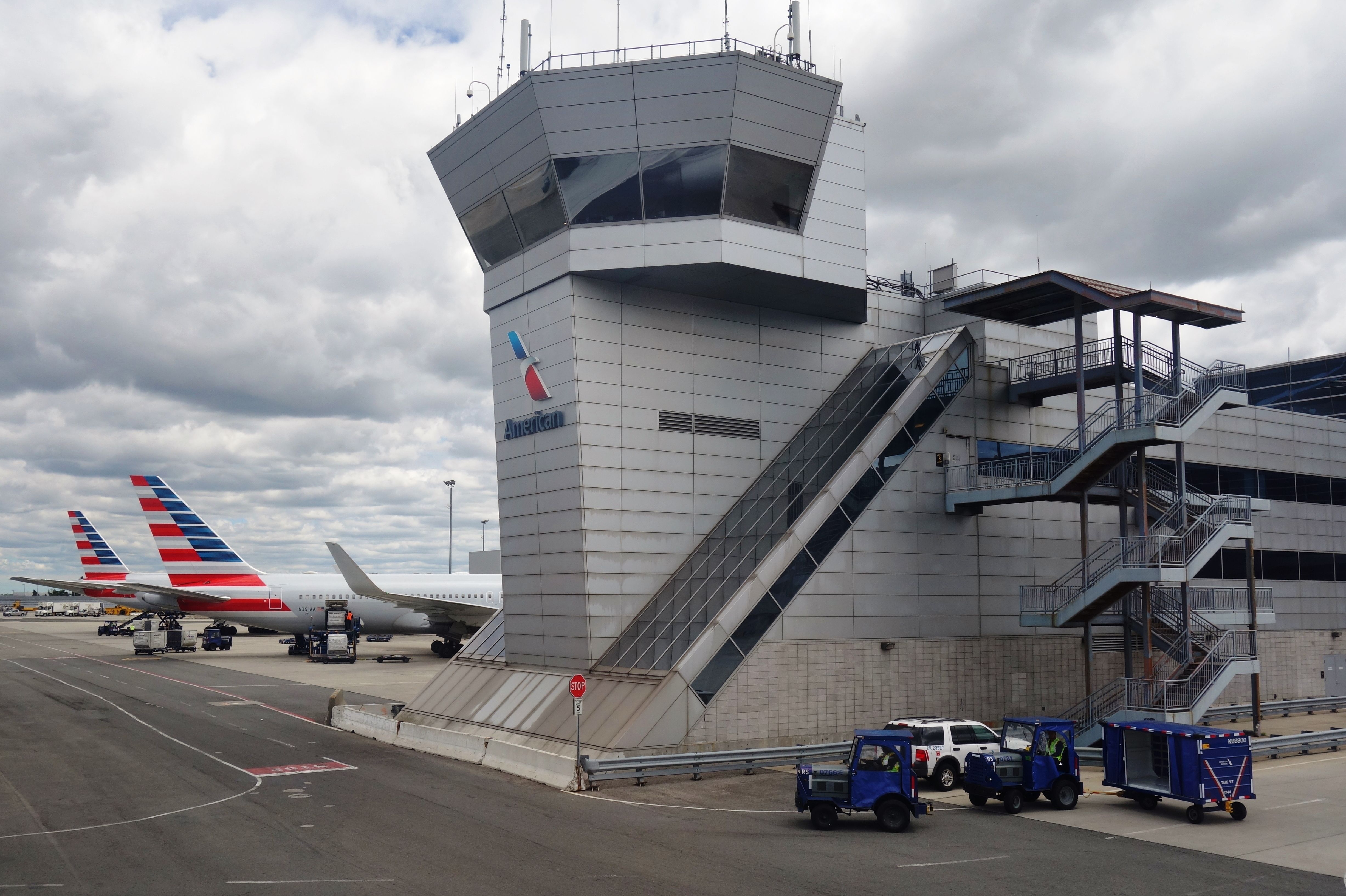 JFK Terminal 8 shutterstock_664096777