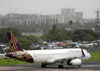 51 year old man smokes on Vistara flight arrested at Mumbai airport - Travel News, Insights & Resources.