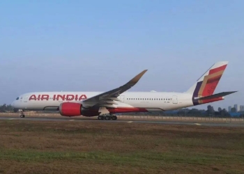 Air India flight from Mumbai to San Francisco on tarmac - Travel News, Insights & Resources.