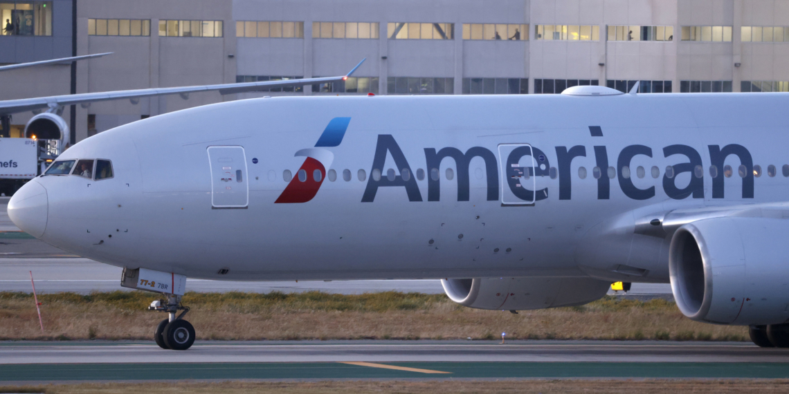 American Airlines faces backlash after 9 year old filmed in bathroom - Travel News, Insights & Resources.