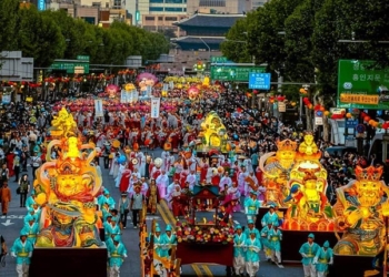 Lotus Lantern Festival lights up South Koreas capital Seoul - Travel News, Insights & Resources.