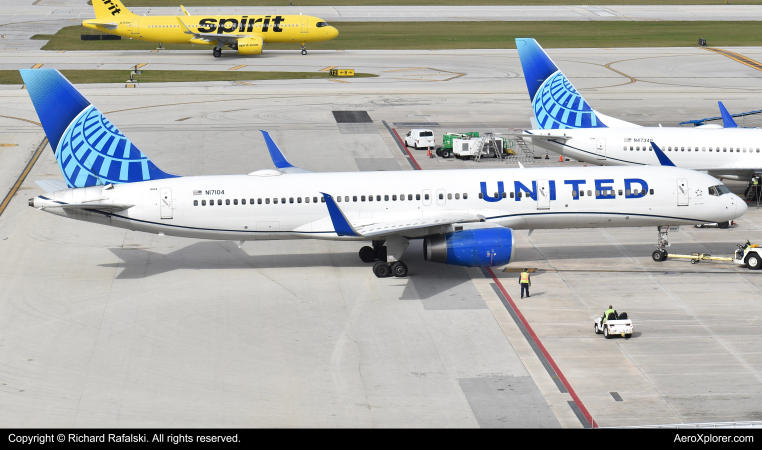 N17104 United Airlines Boeing 757 200 by Richard Rafalski AeroXplorer - Travel News, Insights & Resources.