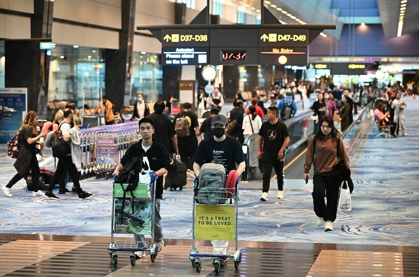 Singapore tourist arrivals dip to 136m in April after Marchs - Travel News, Insights & Resources.