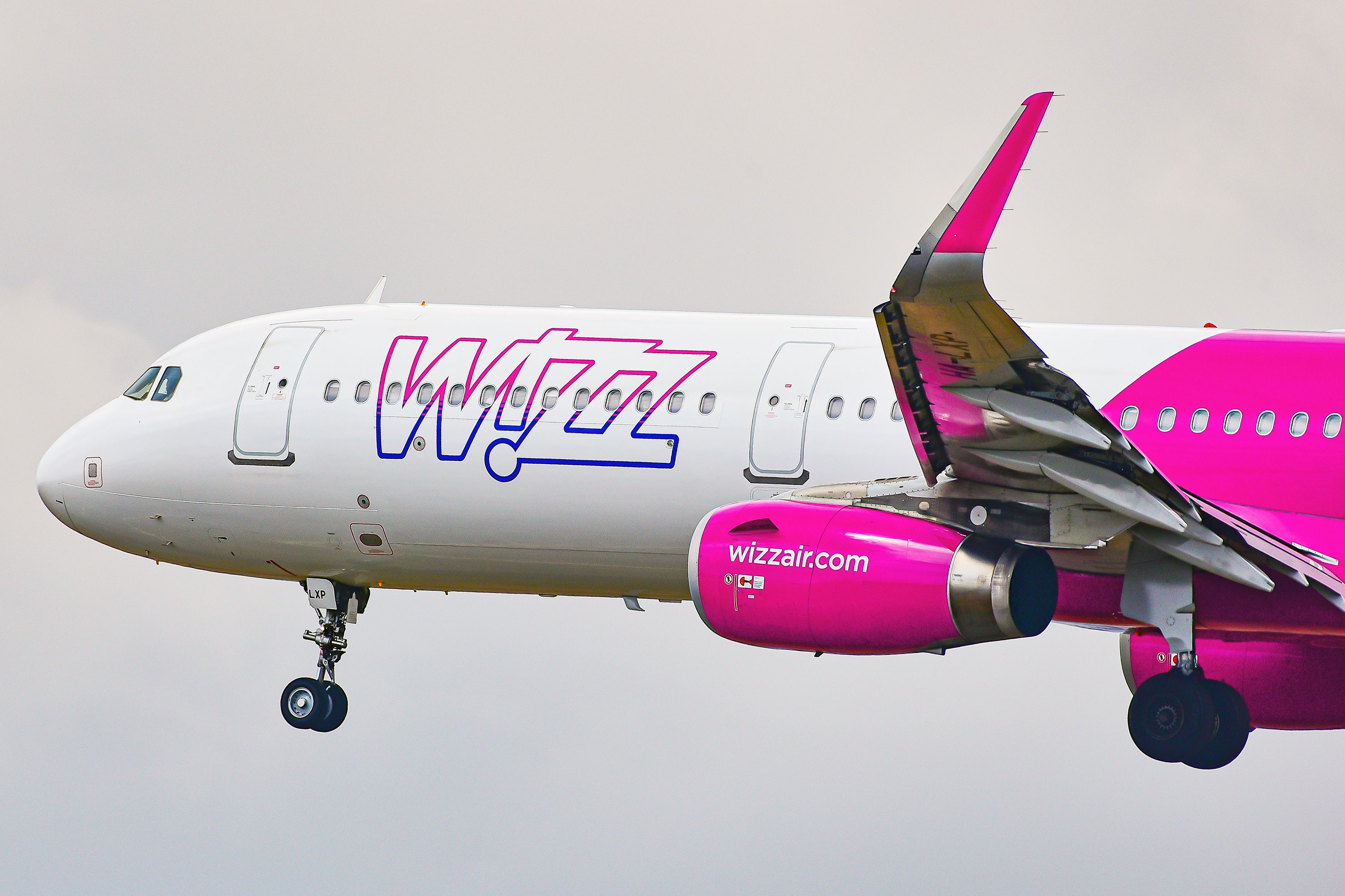 A Wizz Air Airbus A321 taking off