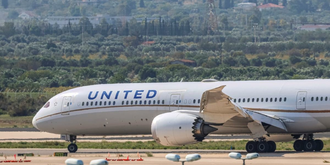 A United Airlines Airbus jet had to turn around after - Travel News, Insights & Resources.