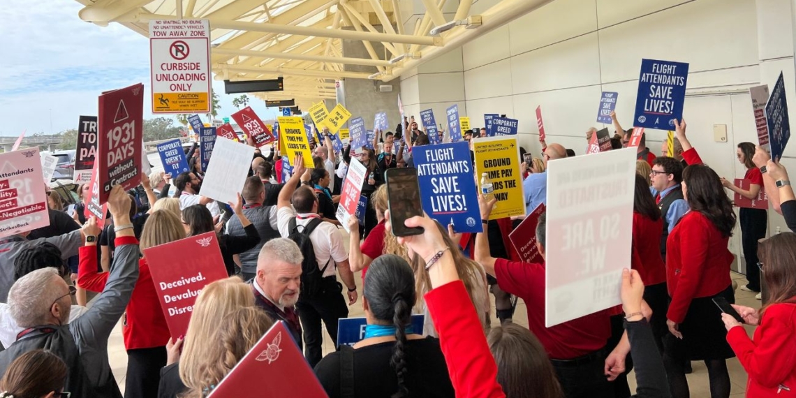 American Airlines Employees Threaten Strike - Travel News, Insights & Resources.