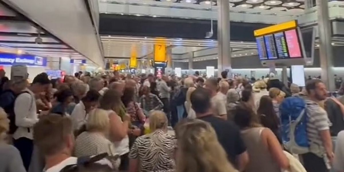 British Airways holidaymakers face chaos at Heathrow after IT glitch - Travel News, Insights & Resources.