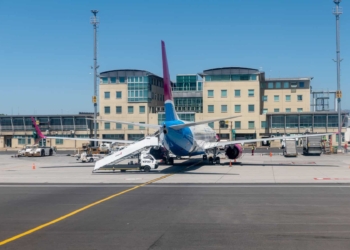 FlySafair security check triggered by comments from passengers two suspects - Travel News, Insights & Resources.
