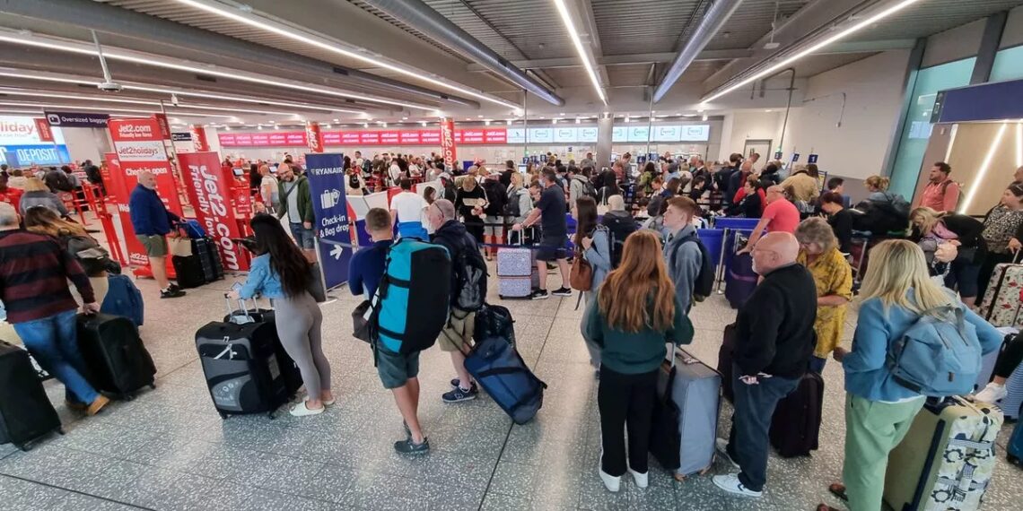 Heathrow Airport British Airways baggage chaos leaves fuming holidaymakers - Travel News, Insights & Resources.