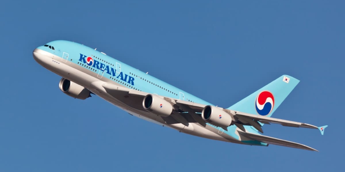Korean Air flight drops 8000m in 15 minutes 17 passengers - Travel News, Insights & Resources.
