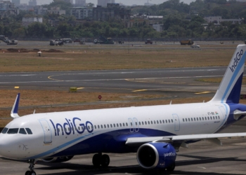 Mumbai news Narrow escape for passengers as two planes land - Travel News, Insights & Resources.