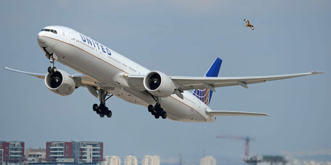 Passengers Sent Into Panic Mode On United Airlines Flight to - Travel News, Insights & Resources.