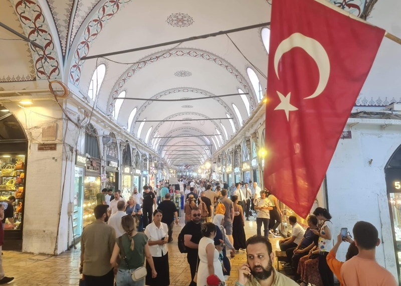 Turkish megacity Istanbul sets new visitor record - Travel News, Insights & Resources.