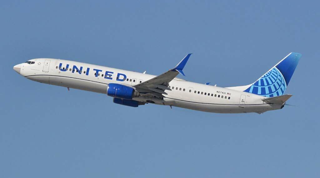 United Airlines Tire Damage Causes Hydraulic Leak in Denver - Travel News, Insights & Resources.