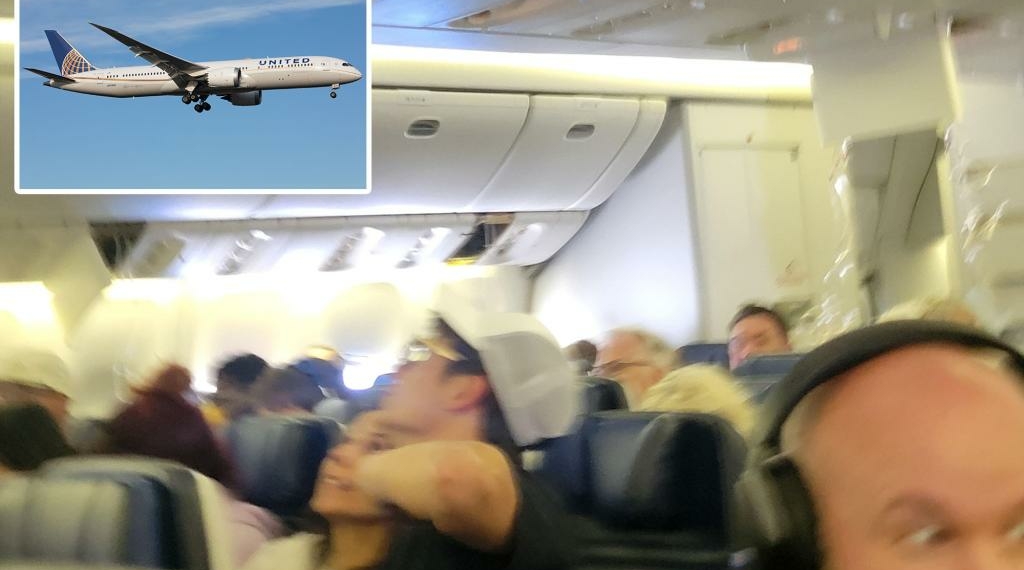 United Airlines passengers panic after oxygen masks inadvertently deployed - Travel News, Insights & Resources.