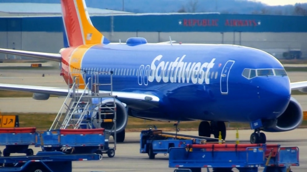 Video FAA probes Southwest flight American Airlines flight attendants consider - Travel News, Insights & Resources.