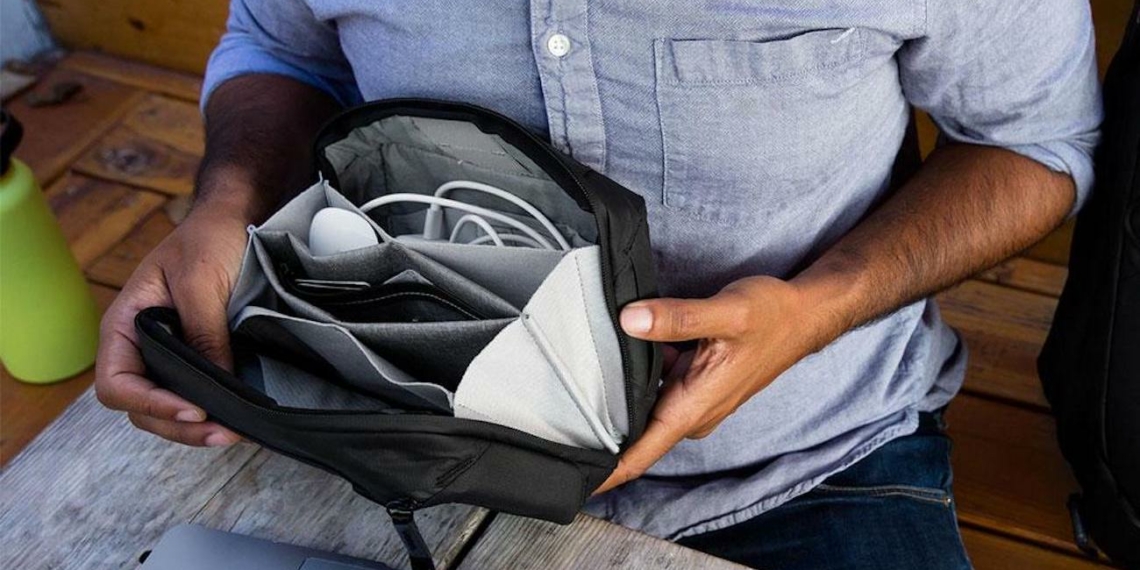 This Travel Tech Pouch Has Room for Your Gizmos - Travel News, Insights & Resources.