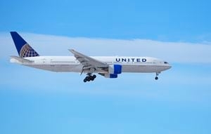 Odor in cabin causes United Airlines plane to be diverted - Travel News, Insights & Resources.