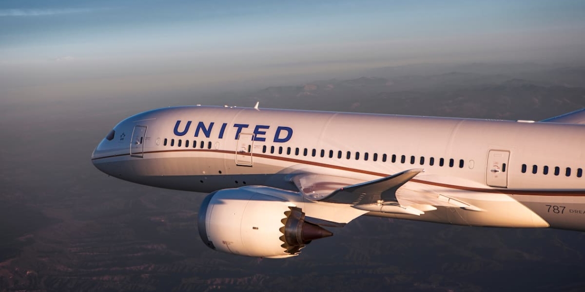 United Airlines Passenger beats up sleeping man on flight - Travel News, Insights & Resources.